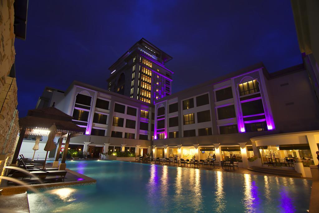 Perdana Kota Bharu Hotel Exterior foto