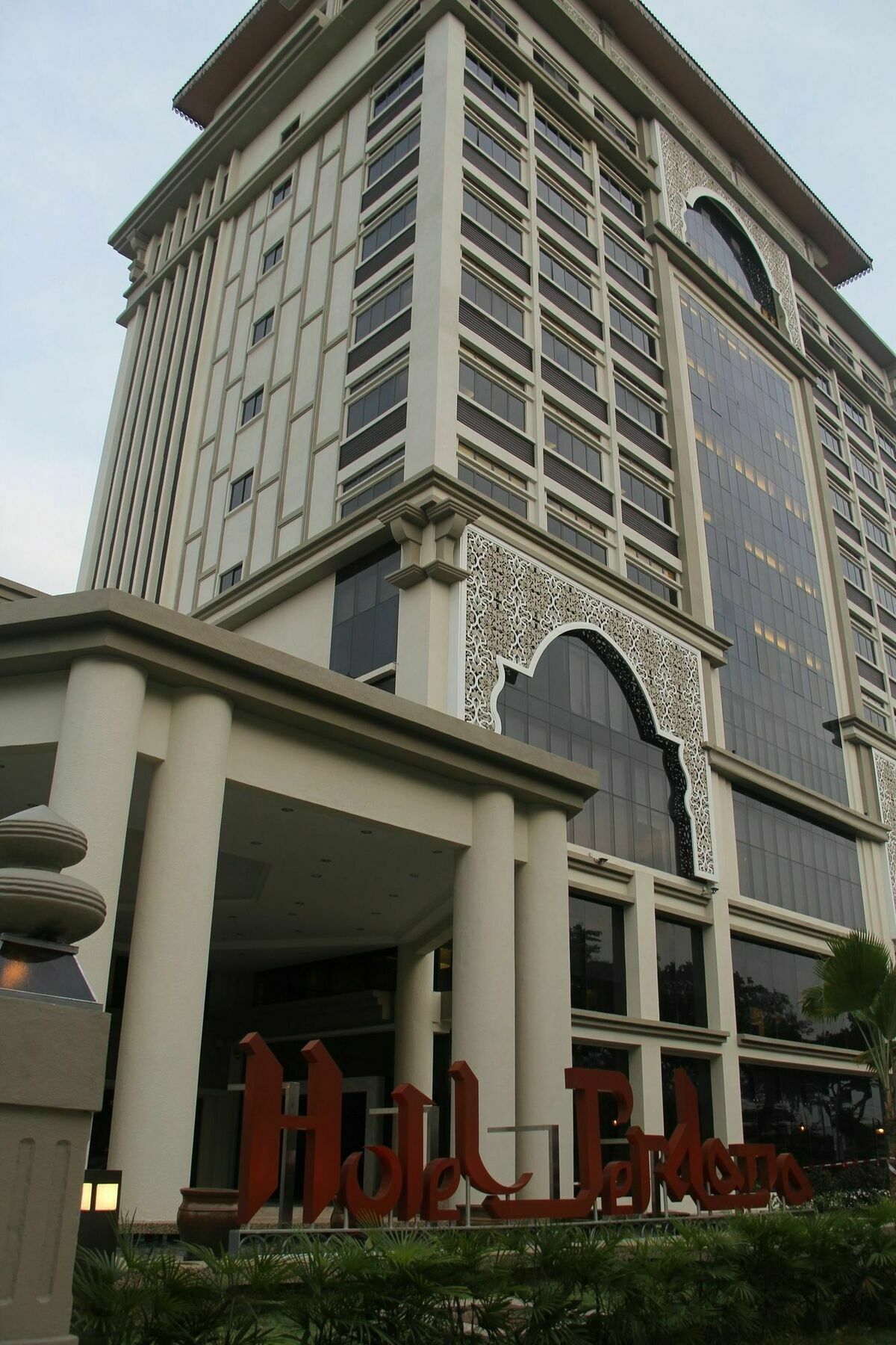 Perdana Kota Bharu Hotel Exterior foto